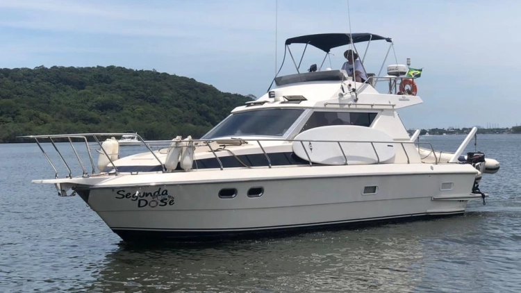 Barco exclusivo para Laroc para 12 pessoas